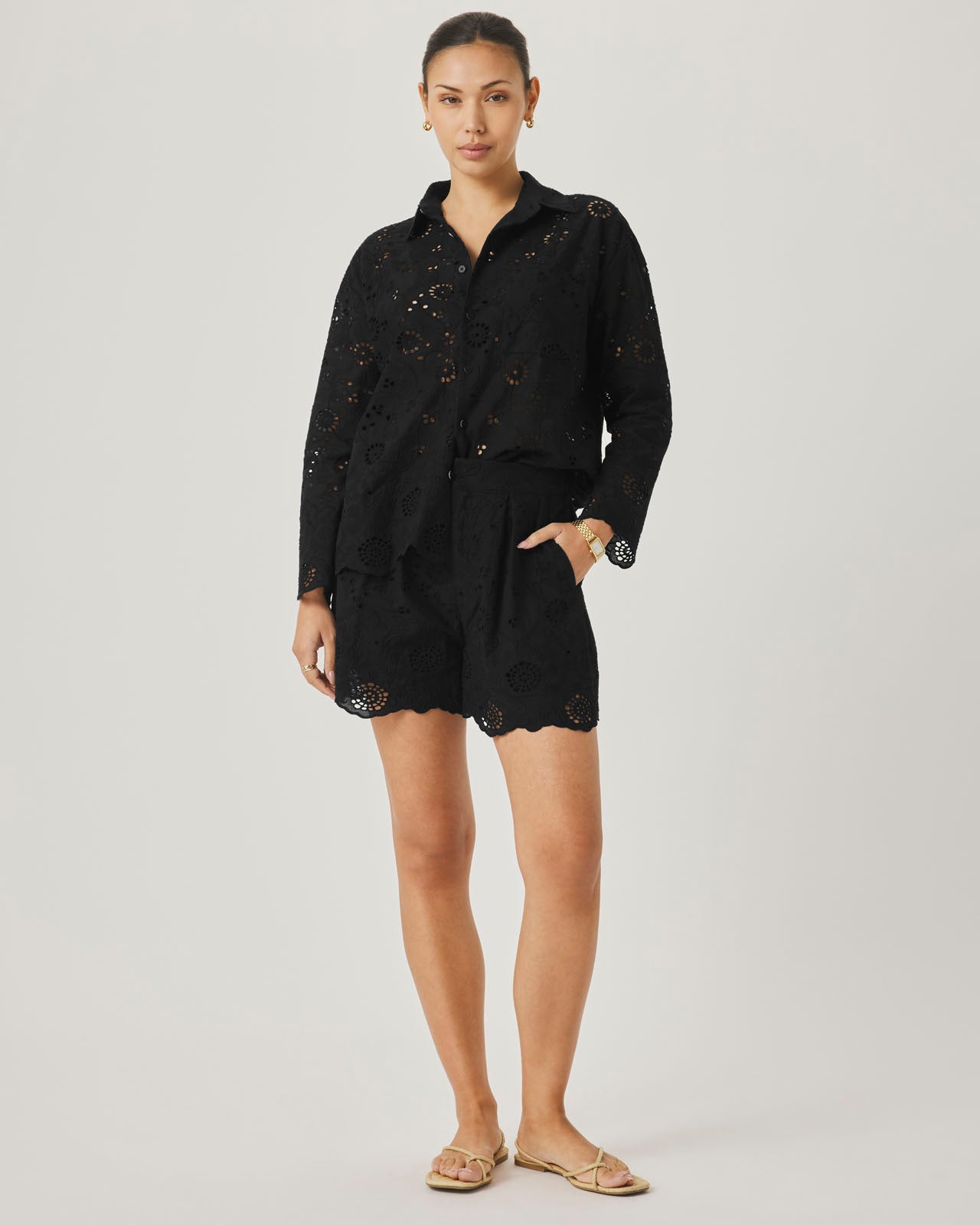 Splendid x @Cellajaneblog Eyelet Short in Black | Splendid